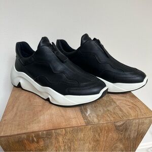 Ecco Women’s Chunky Zip Leather Sneaker - 39